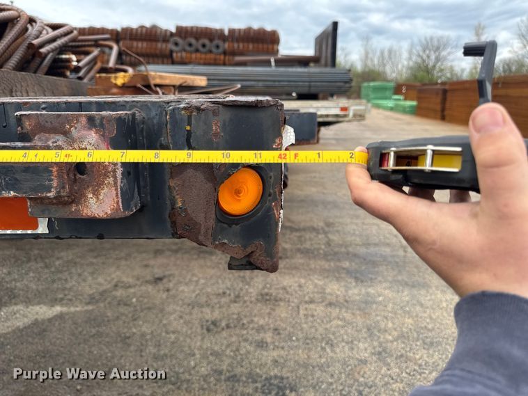 image for item EF2457 1999 Armor ATF240 flatbed trailer