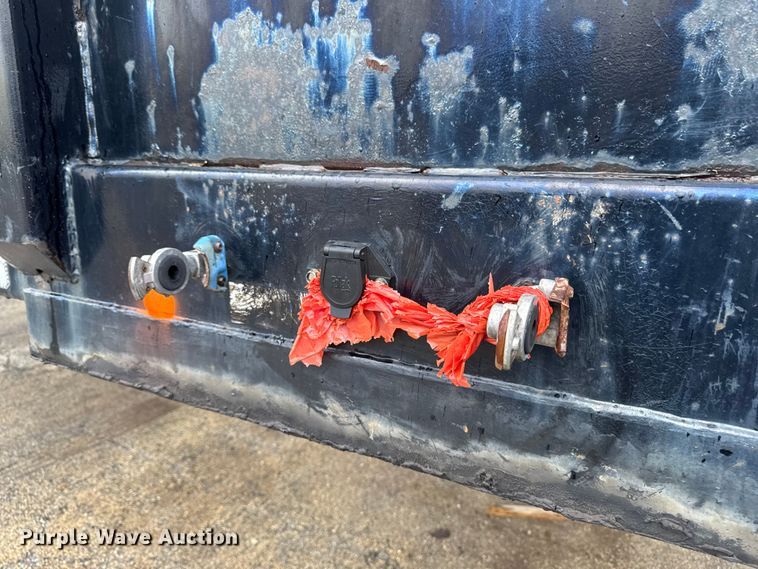image for item EF2458 2006 Transcraft TL-2000N W2 flatbed trailer