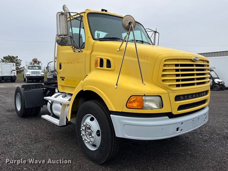 image for item EG2165 2007 Sterling Truck A9500 Series semi truck