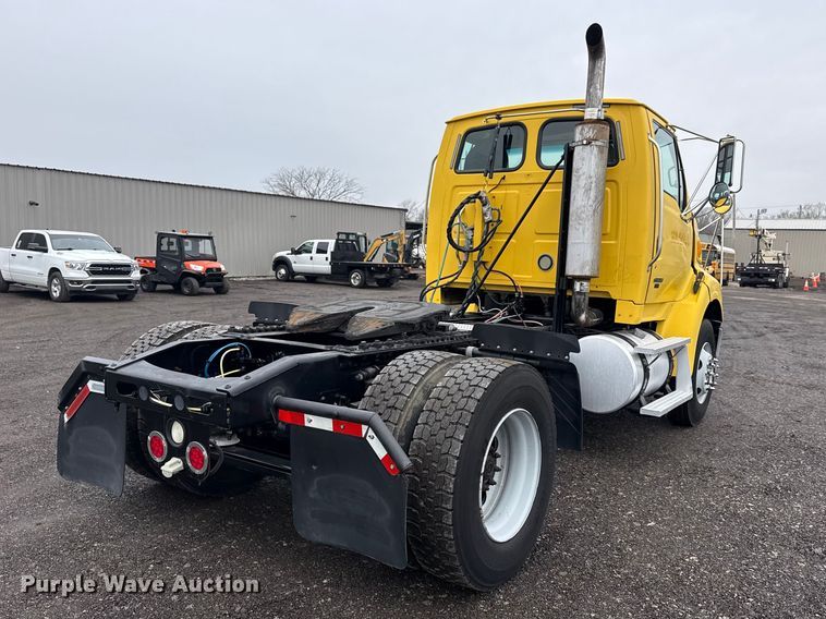 image for item EG2165 2007 Sterling Truck A9500 Series semi truck