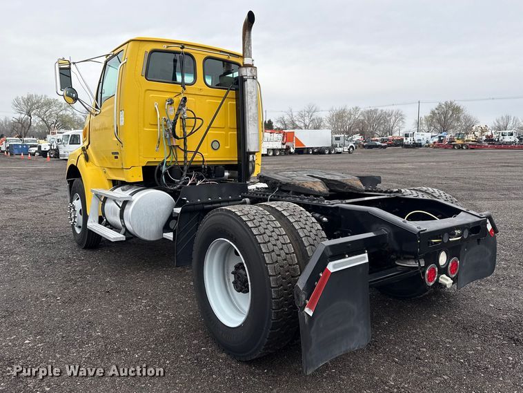 image for item EG2165 2007 Sterling Truck A9500 Series semi truck