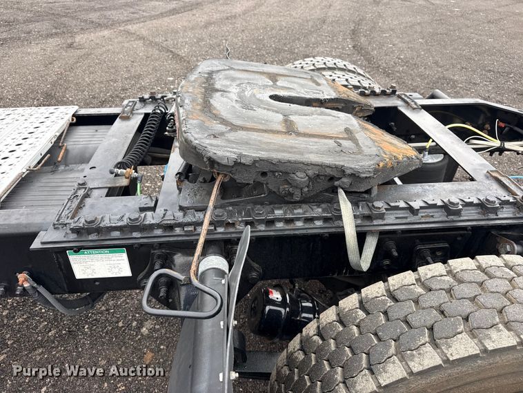 image for item EG2165 2007 Sterling Truck A9500 Series semi truck