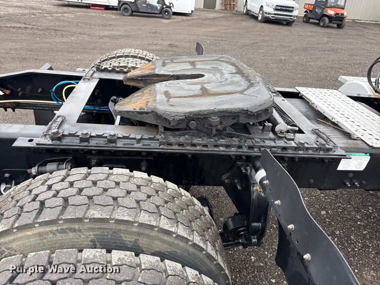 image for item EG2165 2007 Sterling Truck A9500 Series semi truck