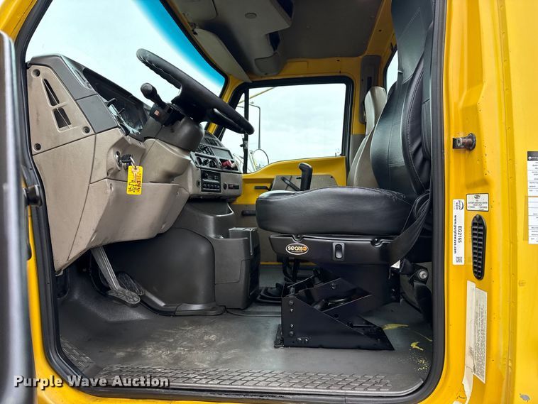 image for item EG2165 2007 Sterling Truck A9500 Series semi truck