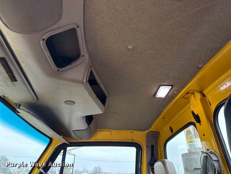 image for item EG2165 2007 Sterling Truck A9500 Series semi truck