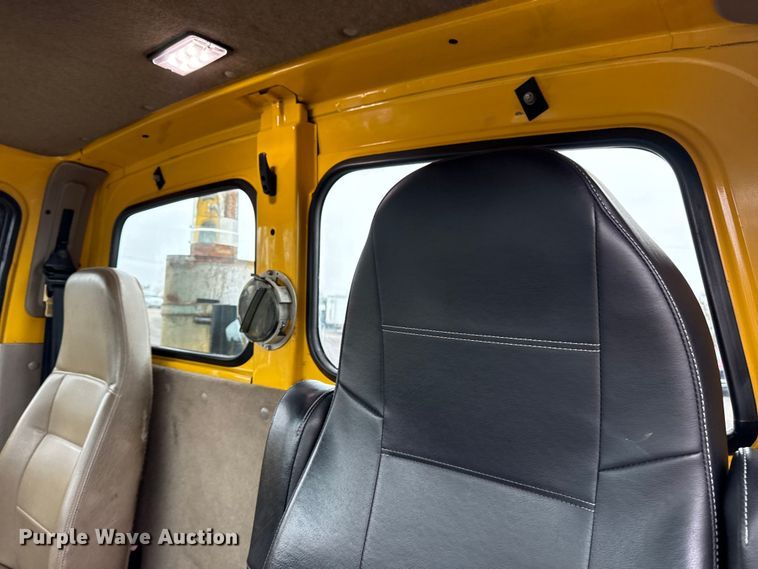 image for item EG2165 2007 Sterling Truck A9500 Series semi truck