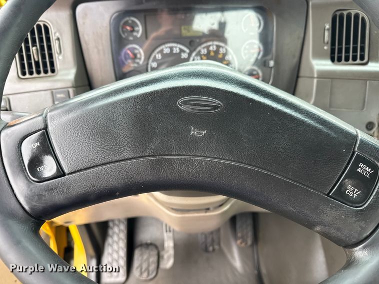 image for item EG2165 2007 Sterling Truck A9500 Series semi truck