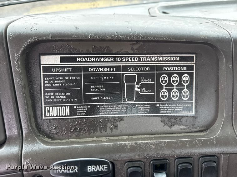 image for item EG2165 2007 Sterling Truck A9500 Series semi truck