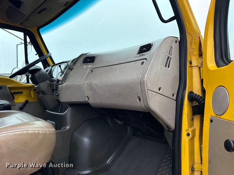 image for item EG2165 2007 Sterling Truck A9500 Series semi truck