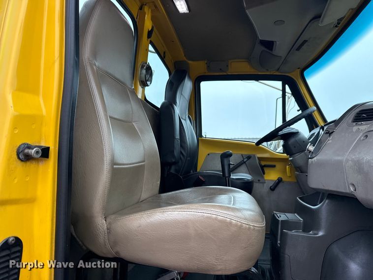 image for item EG2165 2007 Sterling Truck A9500 Series semi truck