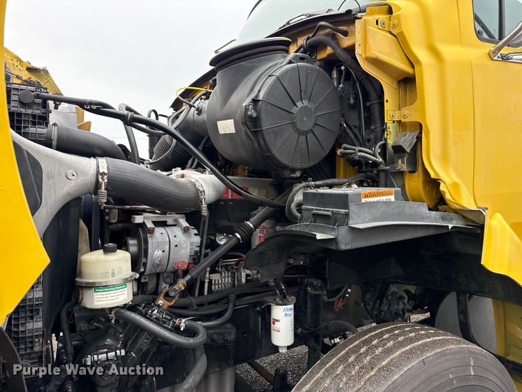 image for item EG2165 2007 Sterling Truck A9500 Series semi truck