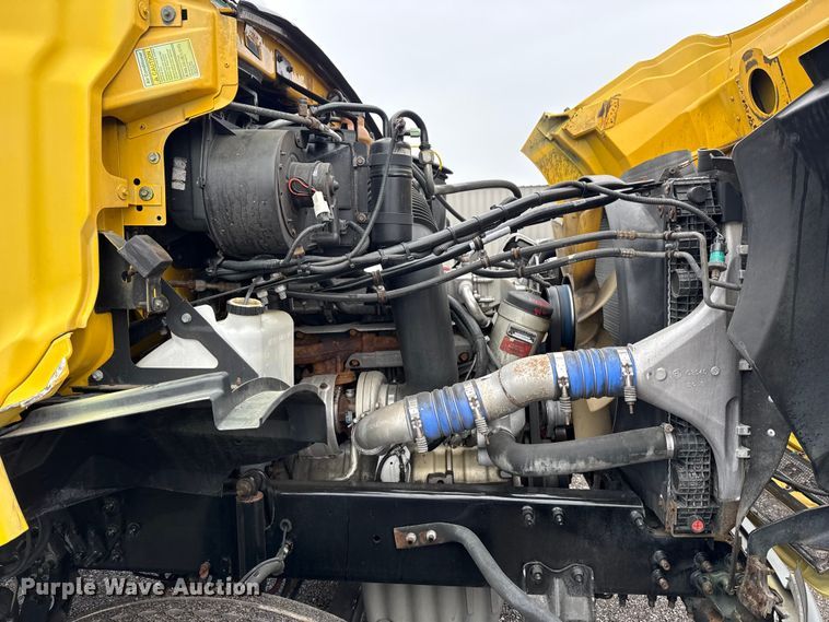 image for item EG2165 2007 Sterling Truck A9500 Series semi truck