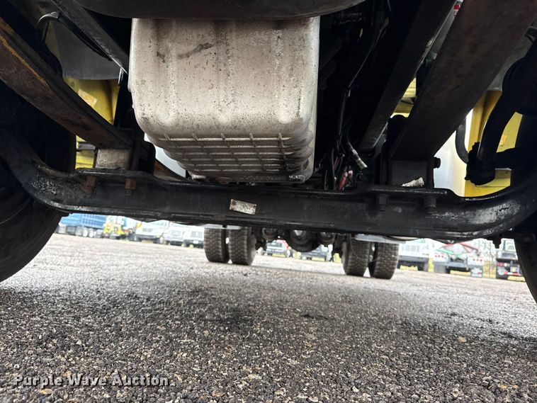 image for item EG2165 2007 Sterling Truck A9500 Series semi truck