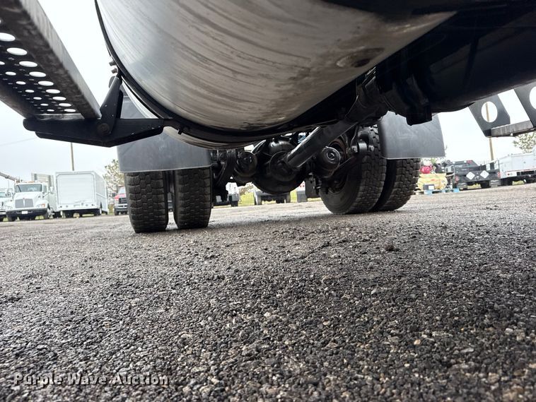 image for item EG2165 2007 Sterling Truck A9500 Series semi truck