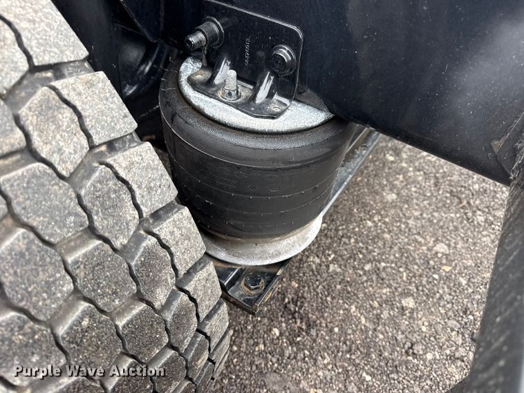 image for item EG2165 2007 Sterling Truck A9500 Series semi truck