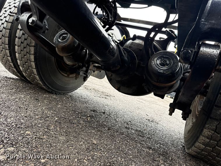 image for item EG2165 2007 Sterling Truck A9500 Series semi truck