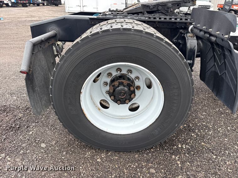 image for item EG2165 2007 Sterling Truck A9500 Series semi truck