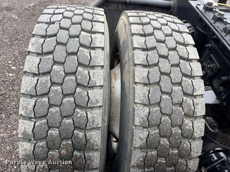 image for item EG2165 2007 Sterling Truck A9500 Series semi truck