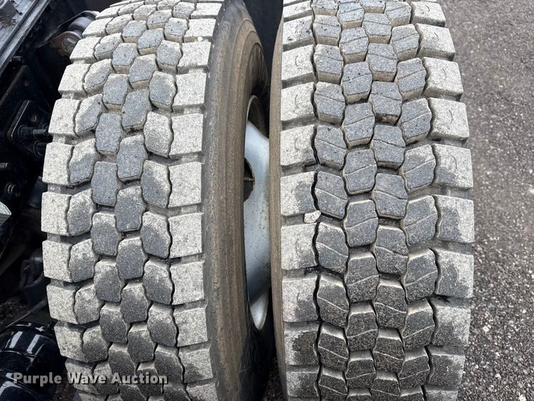 image for item EG2165 2007 Sterling Truck A9500 Series semi truck