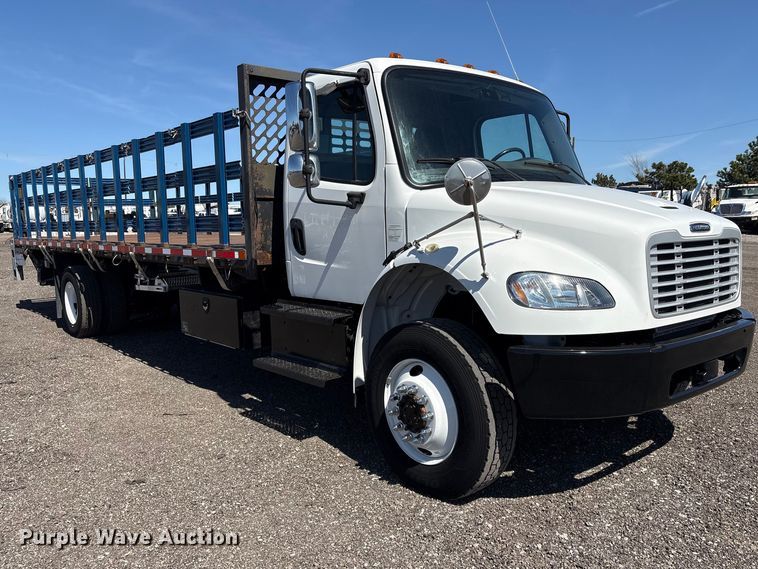 image for item EG8863 2019 Freightliner Business Class M2 flatbed truck