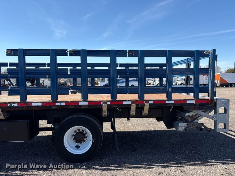 image for item EG8863 2019 Freightliner Business Class M2 flatbed truck
