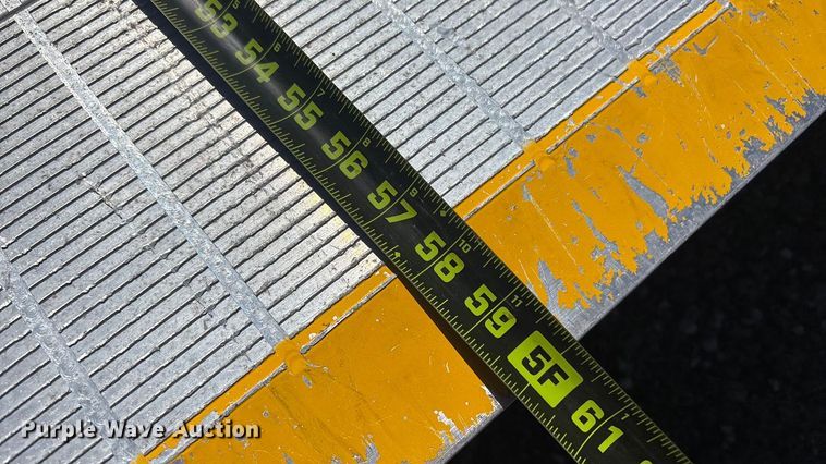 image for item EG8863 2019 Freightliner Business Class M2 flatbed truck