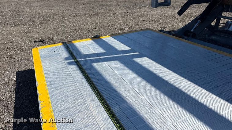 image for item EG8863 2019 Freightliner Business Class M2 flatbed truck