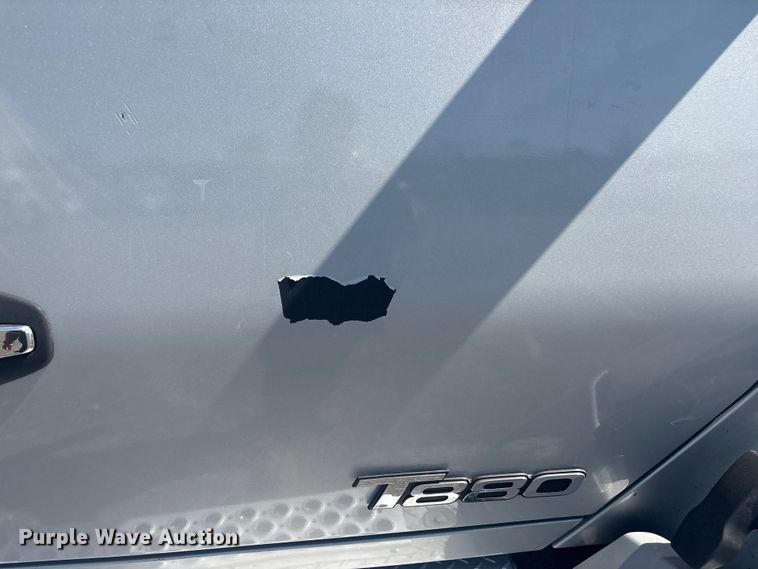 image for item EG8914 2015 Kenworth T880 semi truck