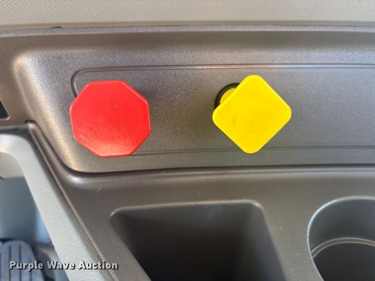 image for item EG8914 2015 Kenworth T880 semi truck