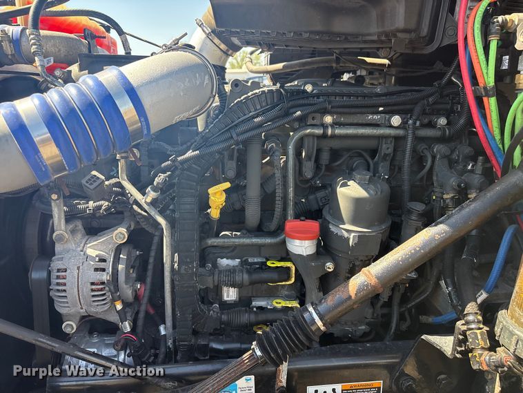 image for item EG8914 2015 Kenworth T880 semi truck