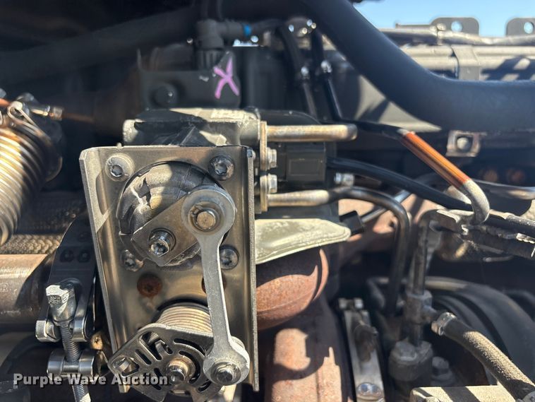 image for item EG8914 2015 Kenworth T880 semi truck