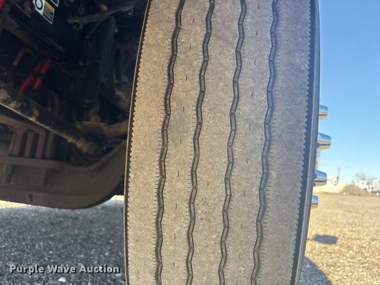 image for item EG8914 2015 Kenworth T880 semi truck