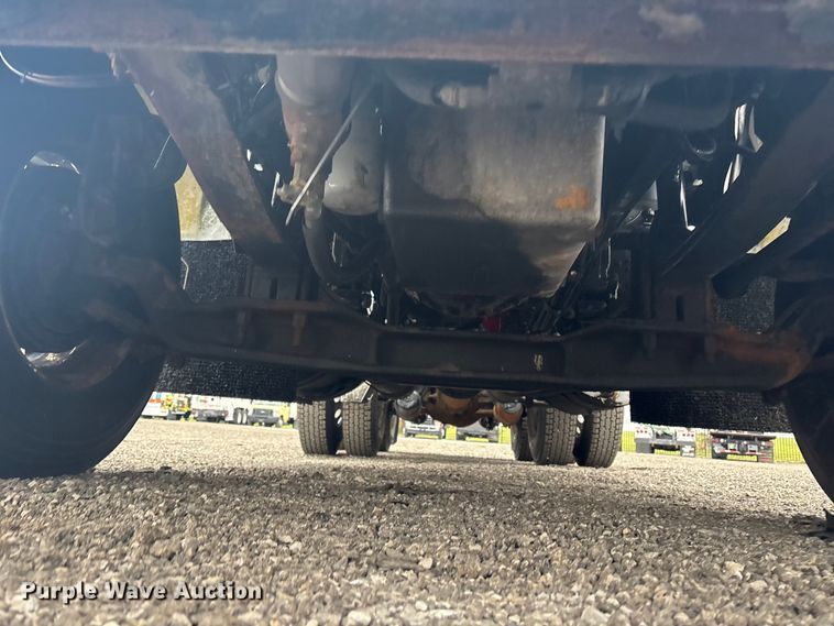 image for item EG8918 2005 Kenworth T800 semi truck