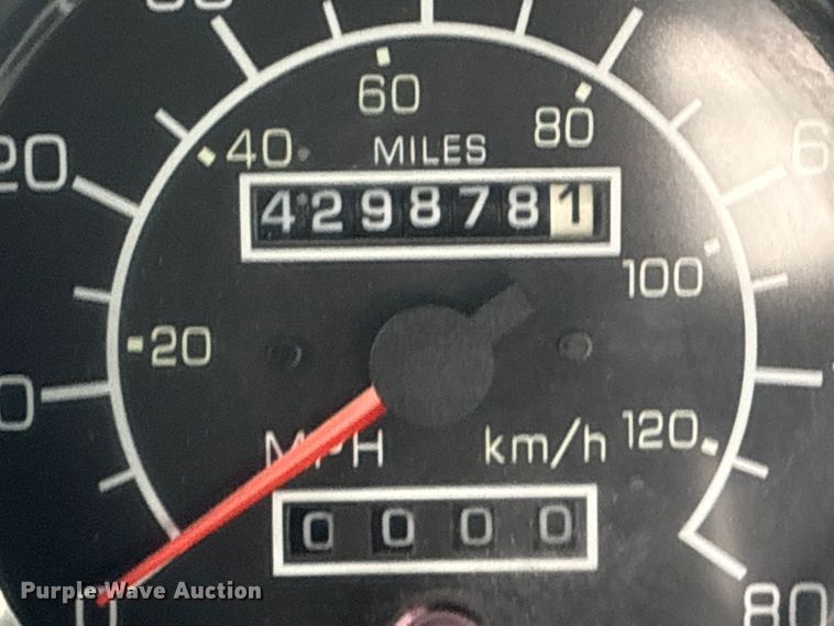 image for item EG8918 2005 Kenworth T800 semi truck