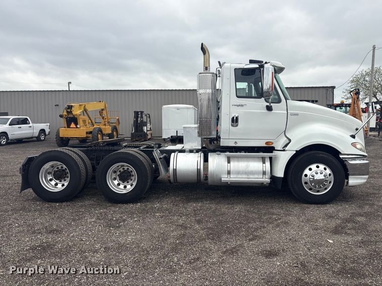 image for item EG8935 2012 International ProStar Plus semi truck
