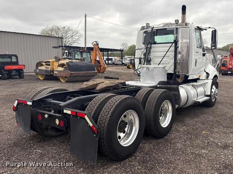 image for item EG8935 2012 International ProStar Plus semi truck
