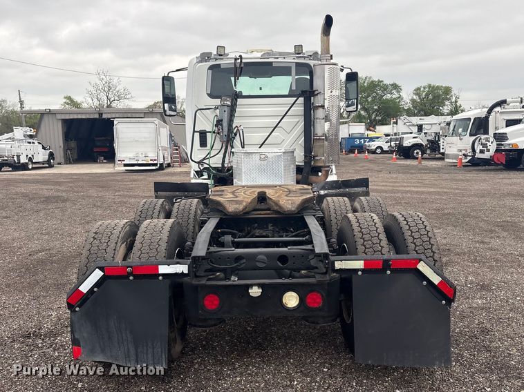image for item EG8935 2012 International ProStar Plus semi truck