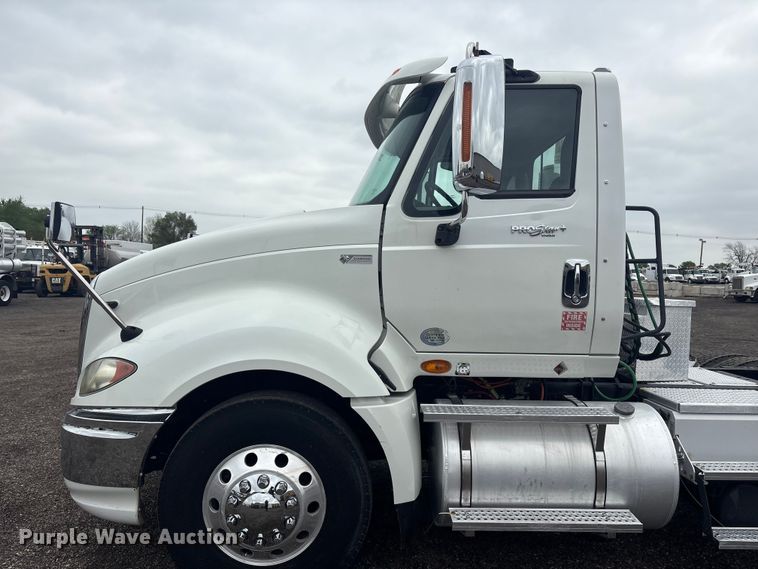 image for item EG8935 2012 International ProStar Plus semi truck