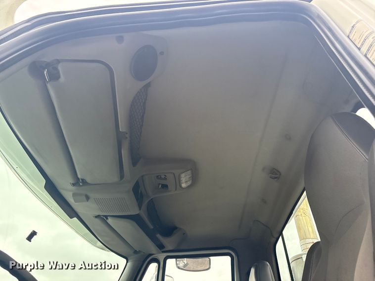 image for item EG8935 2012 International ProStar Plus semi truck