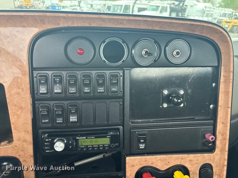 image for item EG8935 2012 International ProStar Plus semi truck