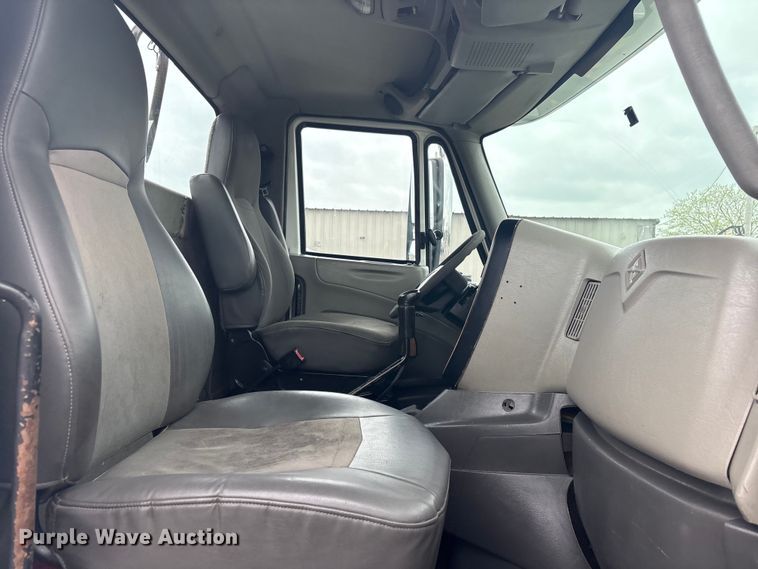 image for item EG8935 2012 International ProStar Plus semi truck