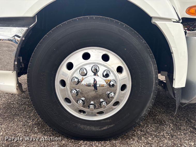 image for item EG8935 2012 International ProStar Plus semi truck