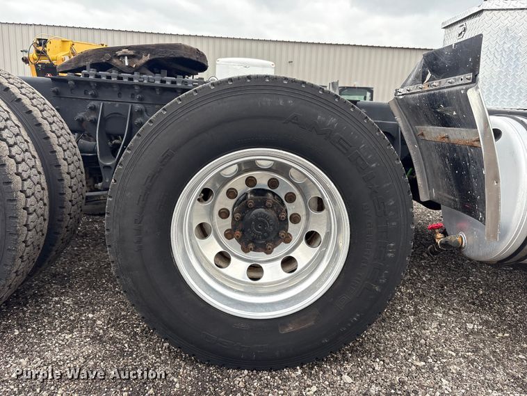 image for item EG8935 2012 International ProStar Plus semi truck
