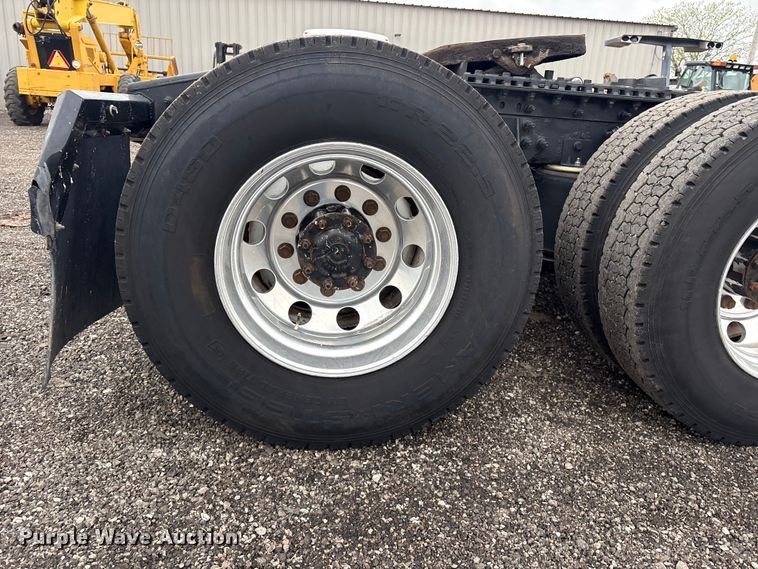 image for item EG8935 2012 International ProStar Plus semi truck
