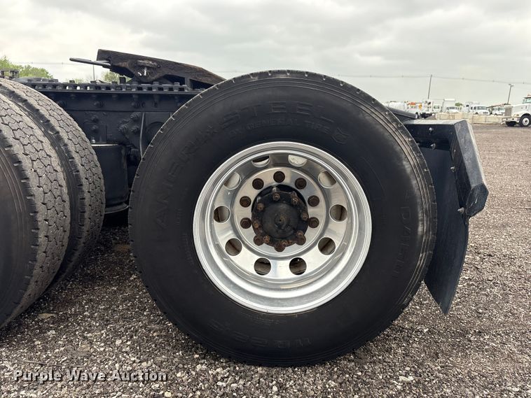 image for item EG8935 2012 International ProStar Plus semi truck