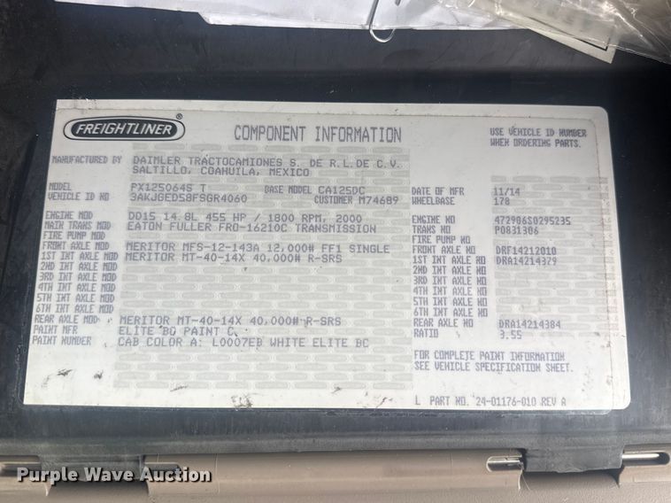 image for item EG8941 2015 Freightliner Cascadia semi truck