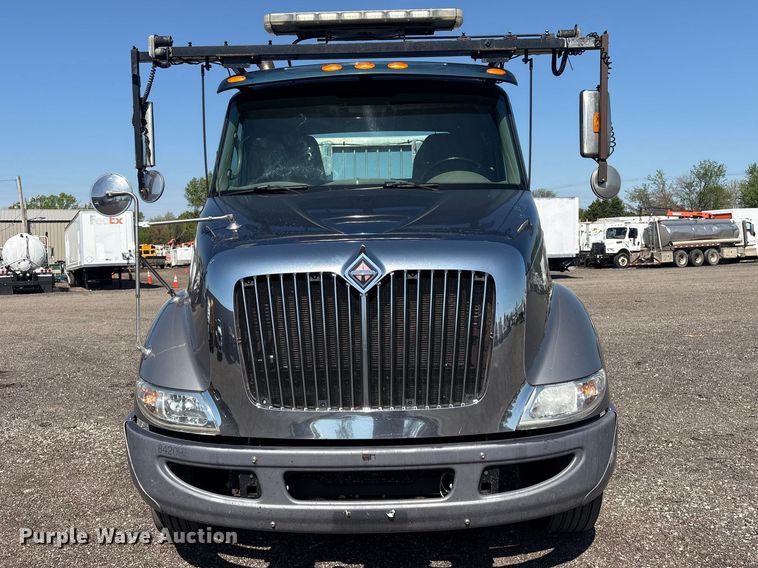 image for item EG8948 2008 International TranStar 8600 semi truck