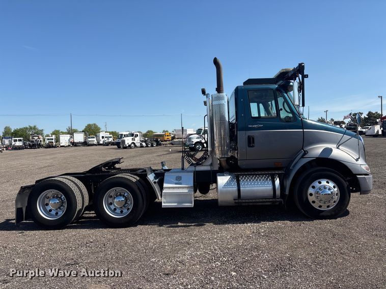 image for item EG8948 2008 International TranStar 8600 semi truck