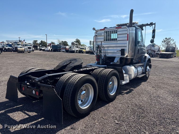 image for item EG8948 2008 International TranStar 8600 semi truck