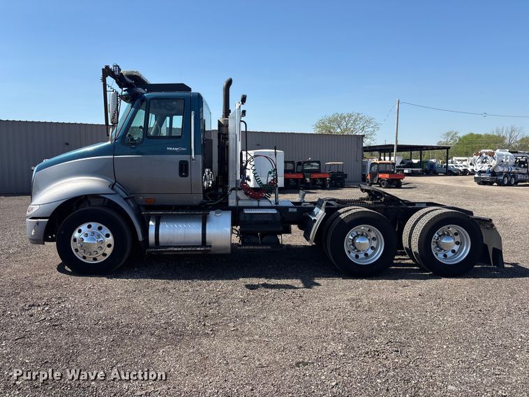 image for item EG8948 2008 International TranStar 8600 semi truck